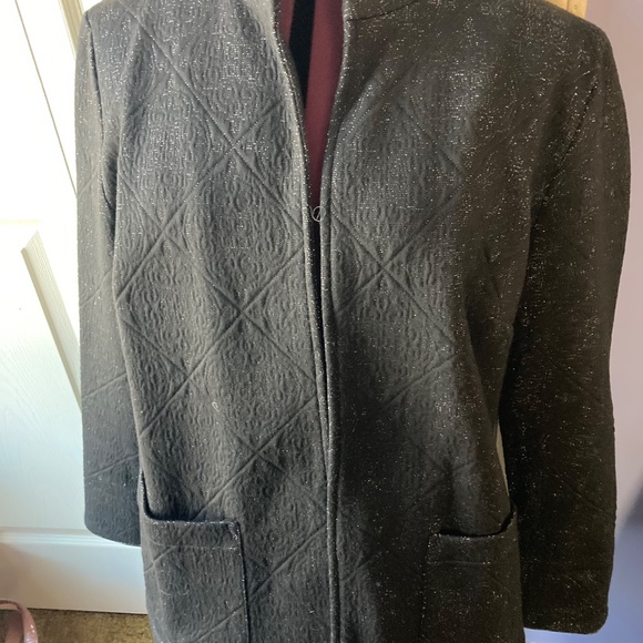 Lightweight jacket - Picture 4 of 4